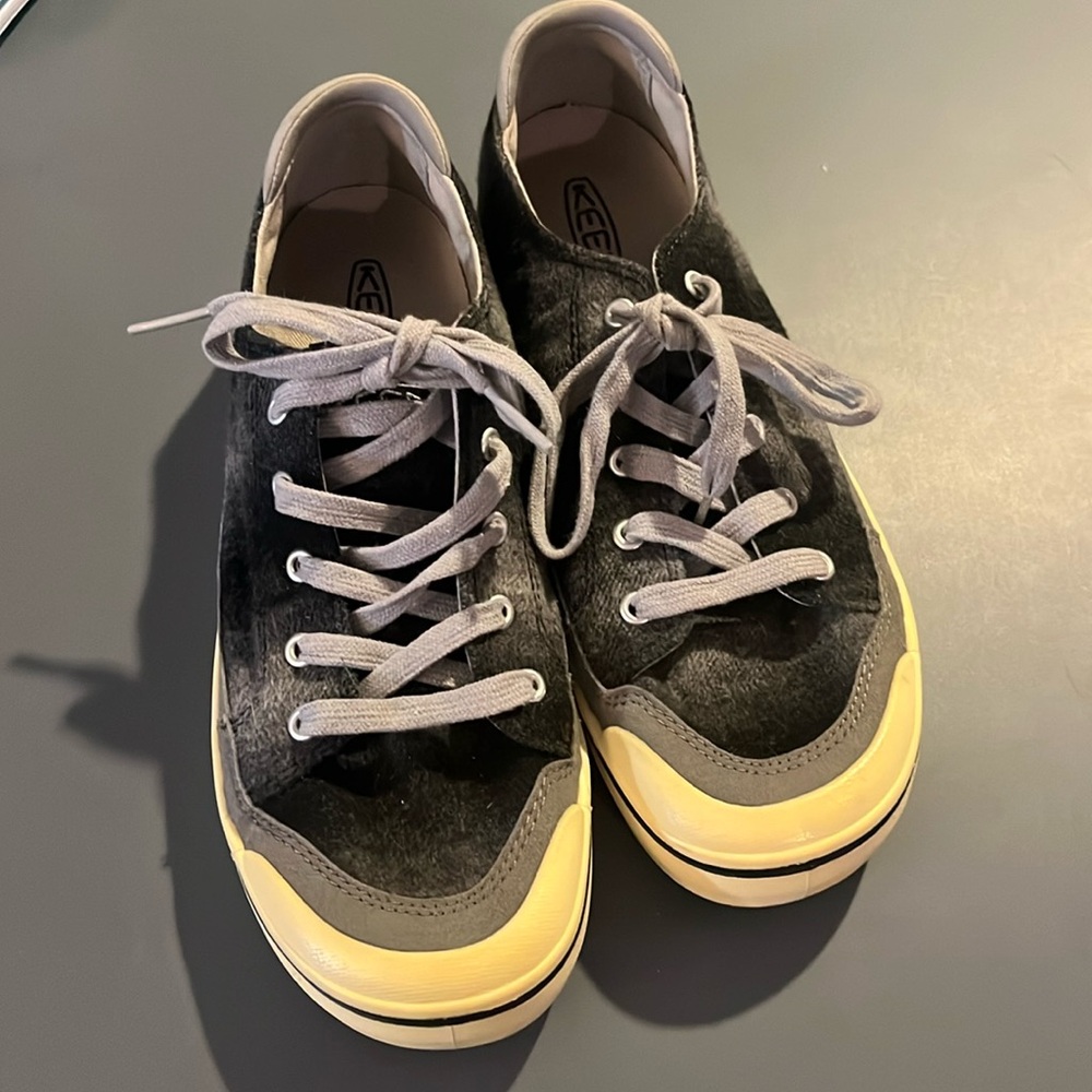 Women’s size 10 Keen Gray Flannel
Shoes